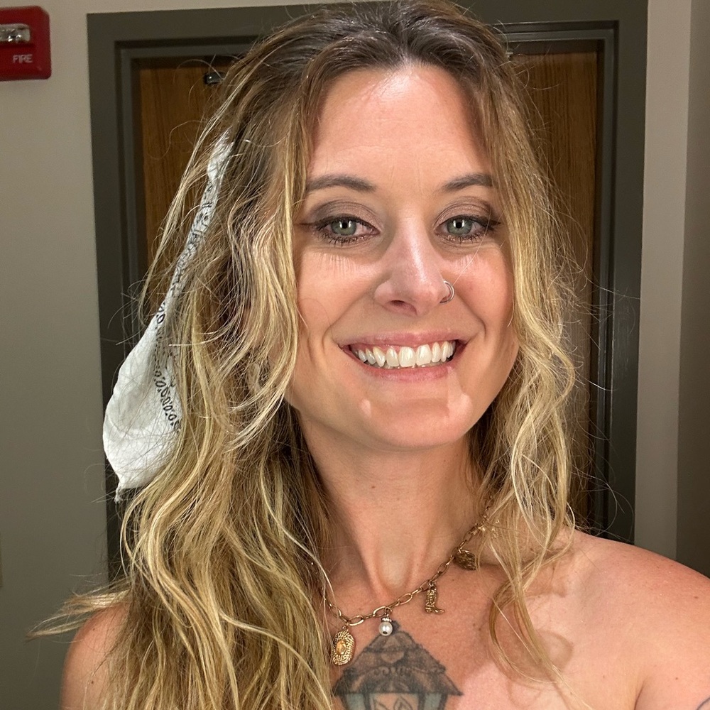 Meet your Posher, Kacee